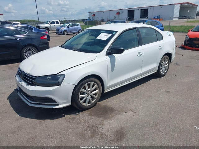 45490046 :رقم المزاد ، 3VWD17AJ0FM321912 vin ، 2015 Volkswagen Jetta 1.8t Se مزاد بيع
