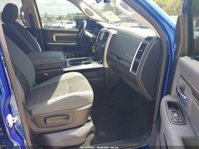 3C6RR7LT2HG769819 RAM 1500 Big Horn 4x4 5&#039;7 Box