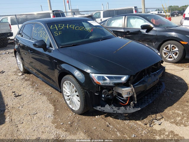 45490208 :رقم المزاد ، WAUTPBFFXJA091514 vin ، 2018 Audi A3 E-tron 1.4t Premium/1.4t Tech Premium مزاد بيع