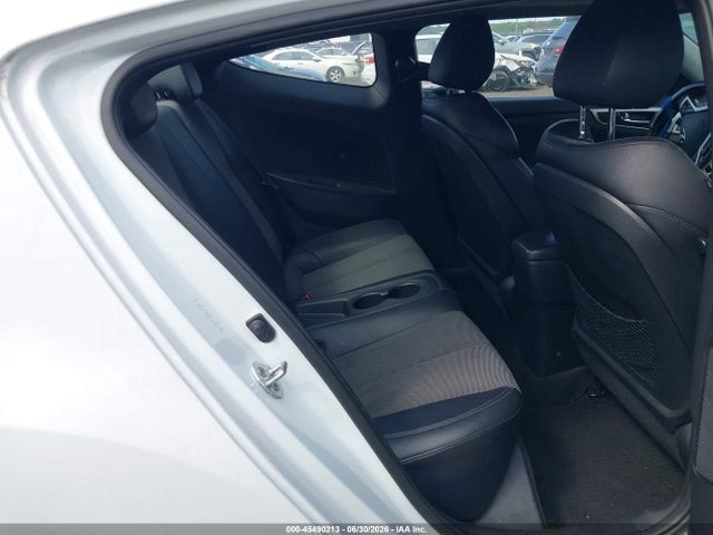 Продажа на аукционе авто 2013 Hyundai Veloster Base W/black, vin: KMHTC6AD2DU141333, номер лота: 45490213