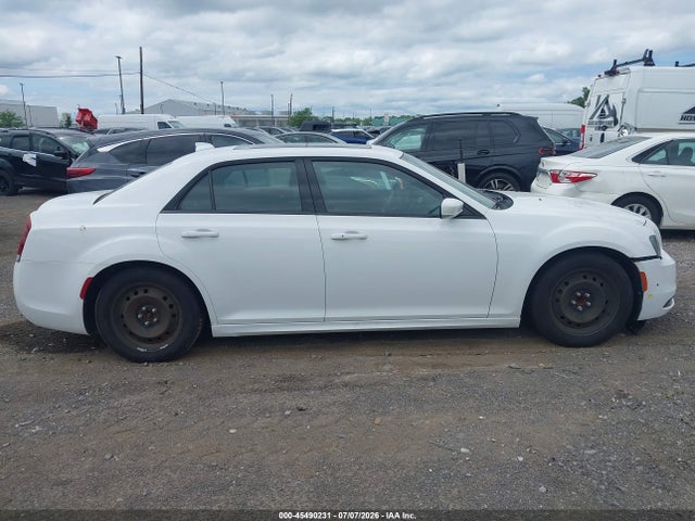 45490231 :رقم المزاد ، 2C3CCABG8GH304546 vin ، 2016 Chrysler 300 300s Alloy Edition مزاد بيع