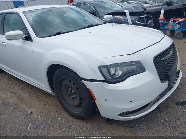 2016 Chrysler 300 300s Alloy Edition მანქანა იყიდება აუქციონზე, vin: 2C3CCABG8GH304546, აუქციონის ნომერი: 45490231