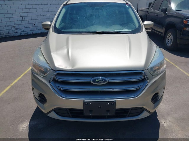 1FMCU9GD4HUE18513 Ford ESCAPE SE