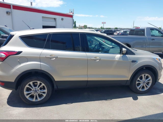 1FMCU9GD4HUE18513 Ford ESCAPE SE