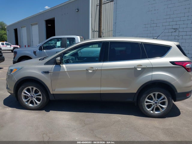 1FMCU9GD4HUE18513 Ford ESCAPE SE