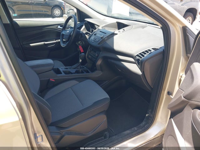 1FMCU9GD4HUE18513 Ford ESCAPE SE