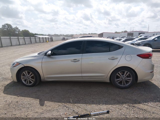 45490596 :رقم المزاد ، 5NPD84LF1HH118459 vin ، 2017 Hyundai Elantra Value Edition مزاد بيع