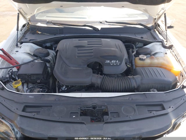 45490631 :رقم المزاد ، 2C3CCABG0KH515071 vin ، 2019 Chrysler 300 300s مزاد بيع
