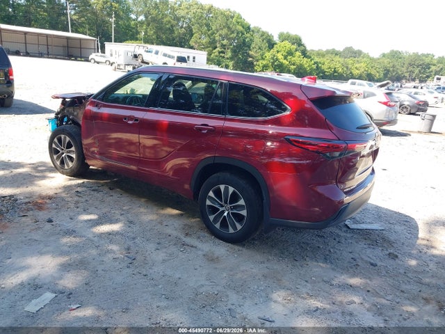 Toyota Highlander Xle 2021 5TDGZRBH6MS087725 Image 3