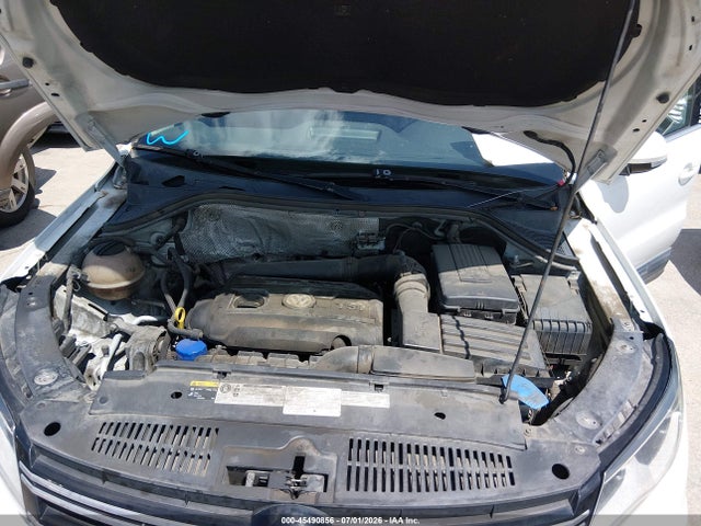 WVGAV7AX3FW505042 Volkswagen TIGUAN SE