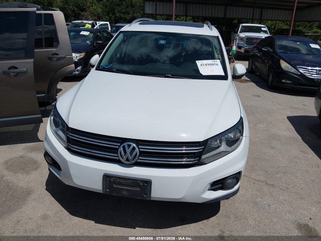 WVGAV7AX3FW505042 Volkswagen TIGUAN SE