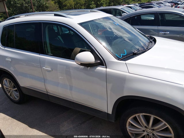 WVGAV7AX3FW505042 Volkswagen TIGUAN SE