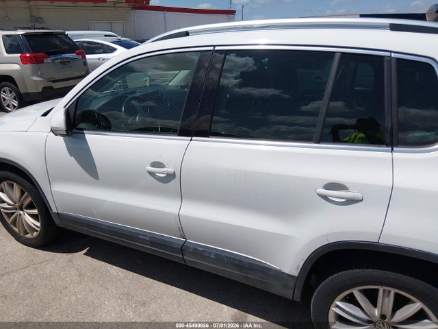 WVGAV7AX3FW505042 Volkswagen TIGUAN SE