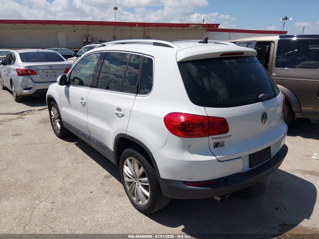 WVGAV7AX3FW505042 Volkswagen TIGUAN SE
