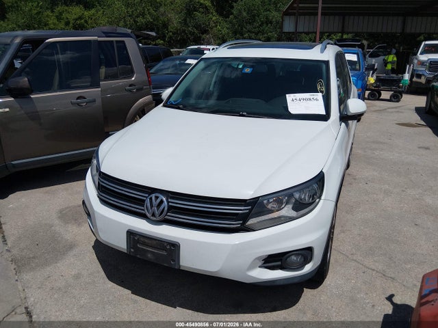 WVGAV7AX3FW505042 Volkswagen TIGUAN SE