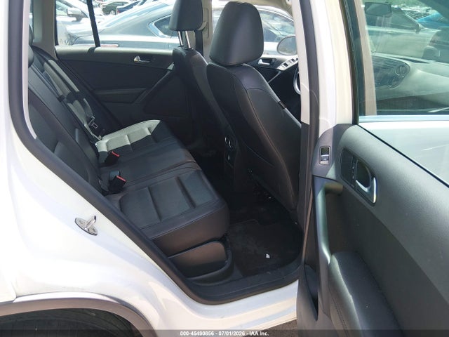 WVGAV7AX3FW505042 Volkswagen TIGUAN SE