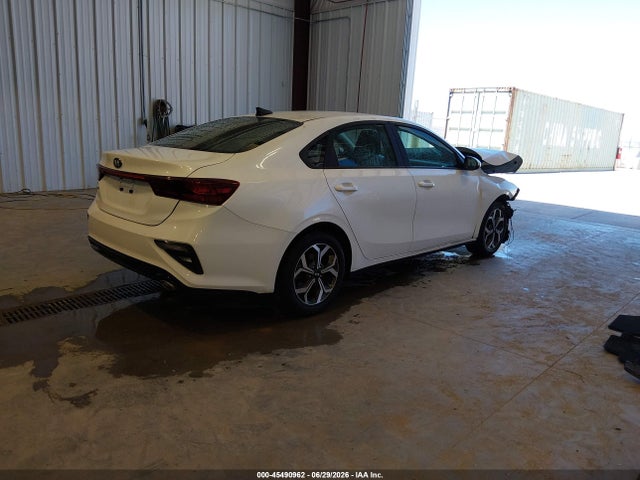 3KPF24AD4ME355487 KIA Forte Lxs