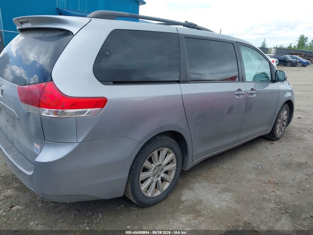 5TDJK3DCXES083512 Toyota Sienna Le 7 Passenger