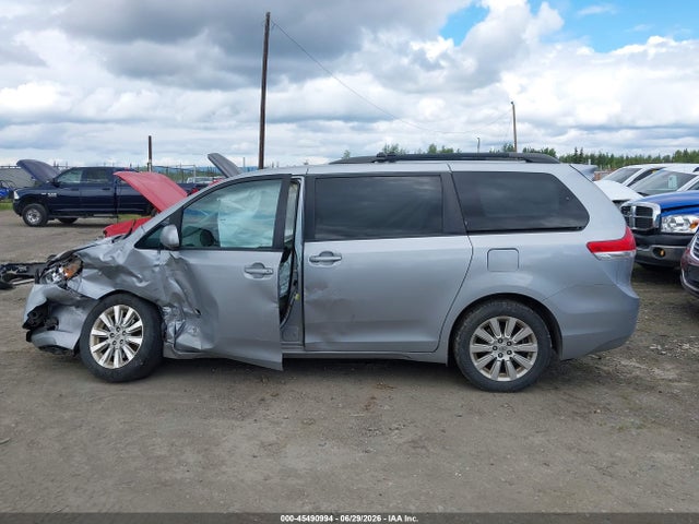 5TDJK3DCXES083512 Toyota Sienna Le 7 Passenger