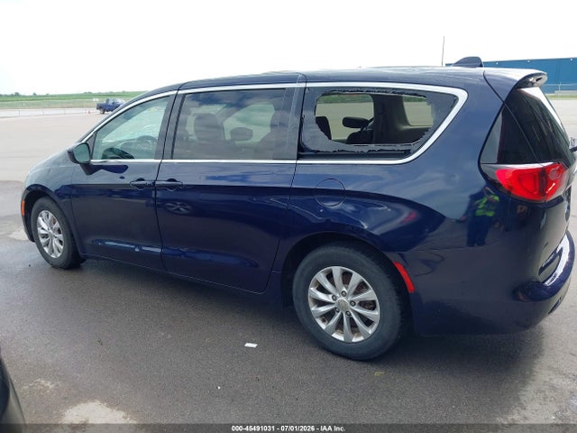 2017 Chrysler Pacifica Touring მანქანა იყიდება აუქციონზე, vin: 2C4RC1DG2HR578470, აუქციონის ნომერი: 45491031