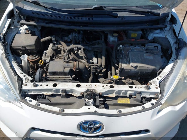Toyota Prius C Two 2014 JTDKDTB36E1059271 Image 10