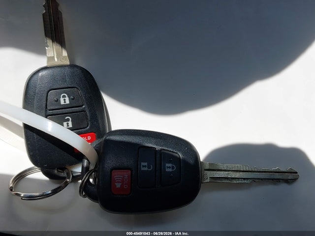 Toyota Prius C Two 2014 JTDKDTB36E1059271 Image 11