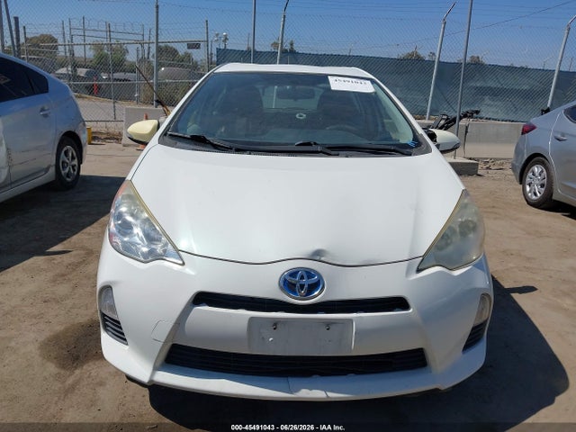 Toyota Prius C Two 2014 JTDKDTB36E1059271 Image 12