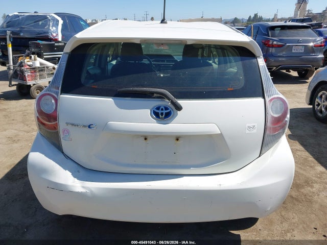 Toyota Prius C Two 2014 JTDKDTB36E1059271 Image 16