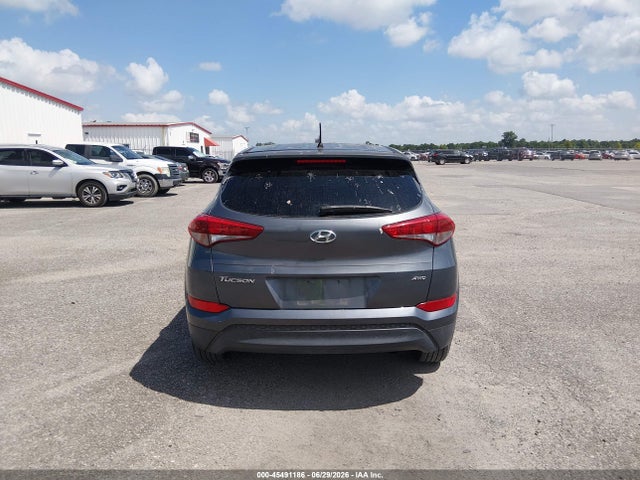 Hyundai TUCSON SE 2018 KM8J2CA48JU655188 Image 16