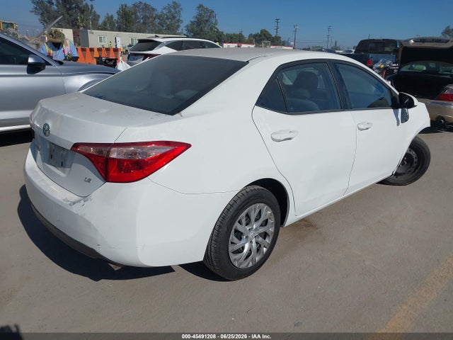 Toyota COROLLA LE 2018 5YFBURHE0JP792644 Image 4