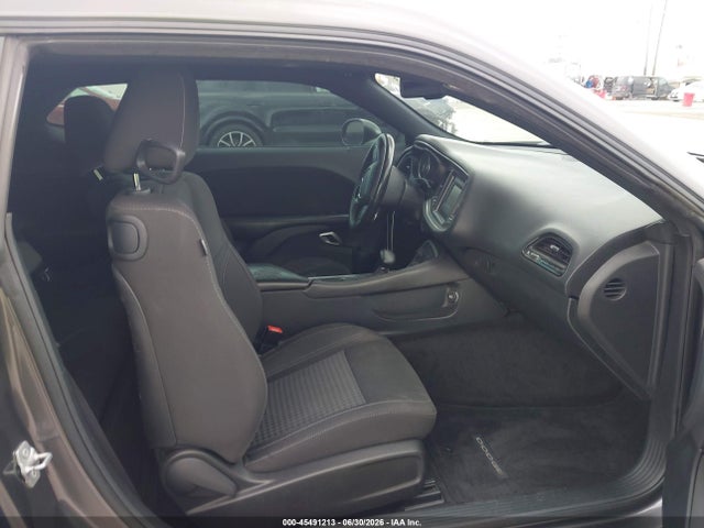2C3CDZAG3FH855883 Dodge Challenger Sxt
