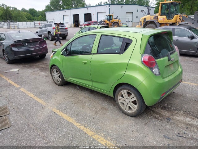 Chevrolet Spark 1lt Cvt 2015 KL8CD6S95FC750574 Image 3