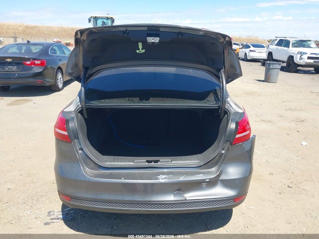 Ford FOCUS SE 2016 1FADP3F23GL250113 Image 16