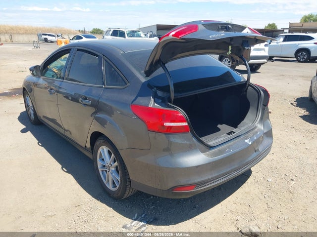 Ford FOCUS SE 2016 1FADP3F23GL250113 Image 3