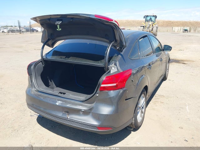 Ford FOCUS SE 2016 1FADP3F23GL250113 Image 4