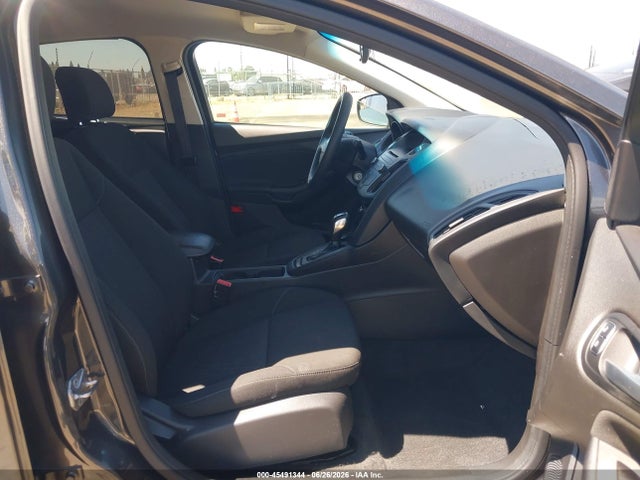 Ford FOCUS SE 2016 1FADP3F23GL250113 Image 5