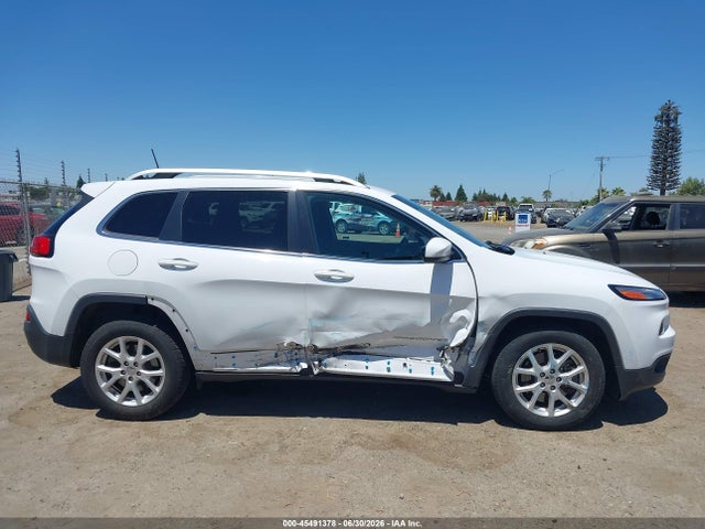 1C4PJLCXXJD518018 Jeep Cherokee Latitude Fwd