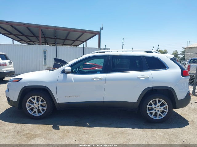1C4PJLCXXJD518018 Jeep Cherokee Latitude Fwd
