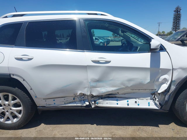 1C4PJLCXXJD518018 Jeep Cherokee Latitude Fwd