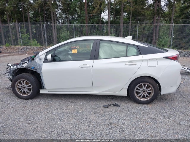 Toyota Prius Two Eco 2018 JTDKARFU1J3549467 Image 15