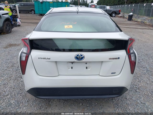 Toyota Prius Two Eco 2018 JTDKARFU1J3549467 Image 17