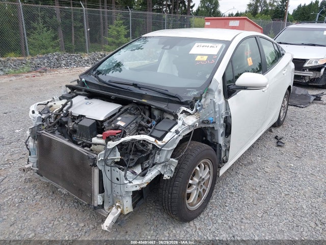 Toyota Prius Two Eco 2018 JTDKARFU1J3549467 Image 2