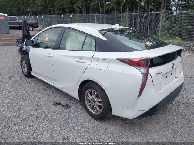 Toyota Prius Two Eco 2018 JTDKARFU1J3549467 Image 3