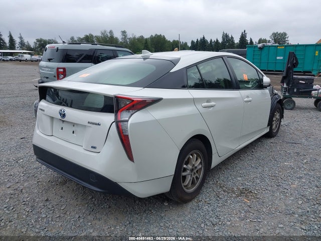 Toyota Prius Two Eco 2018 JTDKARFU1J3549467 Image 4