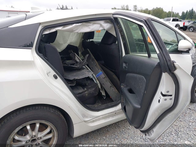 Toyota Prius Two Eco 2018 JTDKARFU1J3549467 Image 8