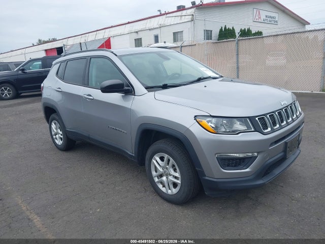 2018 3C4NJDAB6JT392304 main image