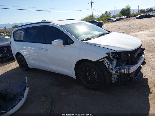 2019 Chrysler Pacifica Touring L Plus მანქანა იყიდება აუქციონზე, vin: 2C4RC1EG1KR575940, აუქციონის ნომერი: 45491577