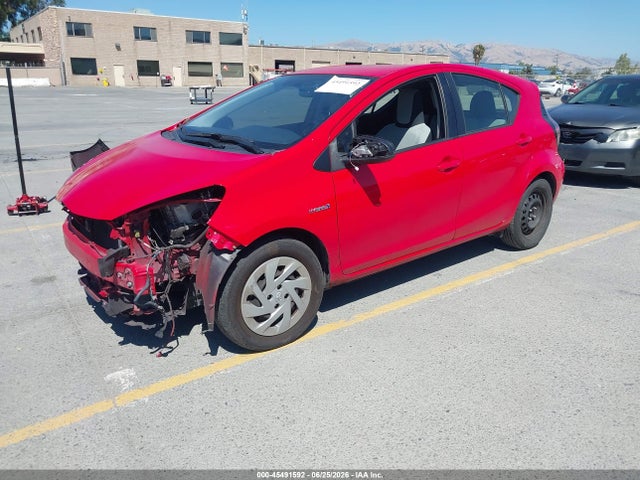 Toyota Prius C One 2016 JTDKDTB33G1131675 Image 2