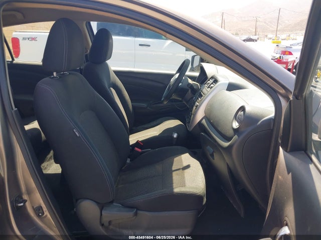 3N1CN7AP8HK428425 Nissan Versa 1.6 Sv