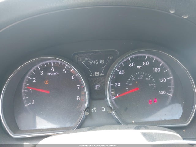3N1CN7AP8HK428425 Nissan Versa 1.6 Sv